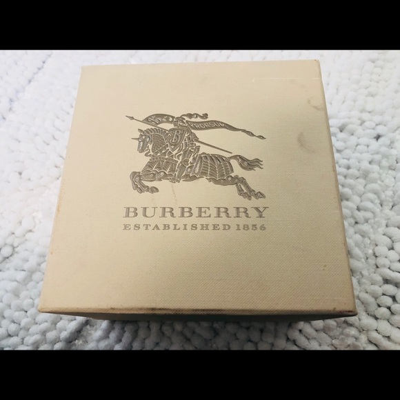 Authentic Burberry Watch with tags included - Picture 2 of 6
